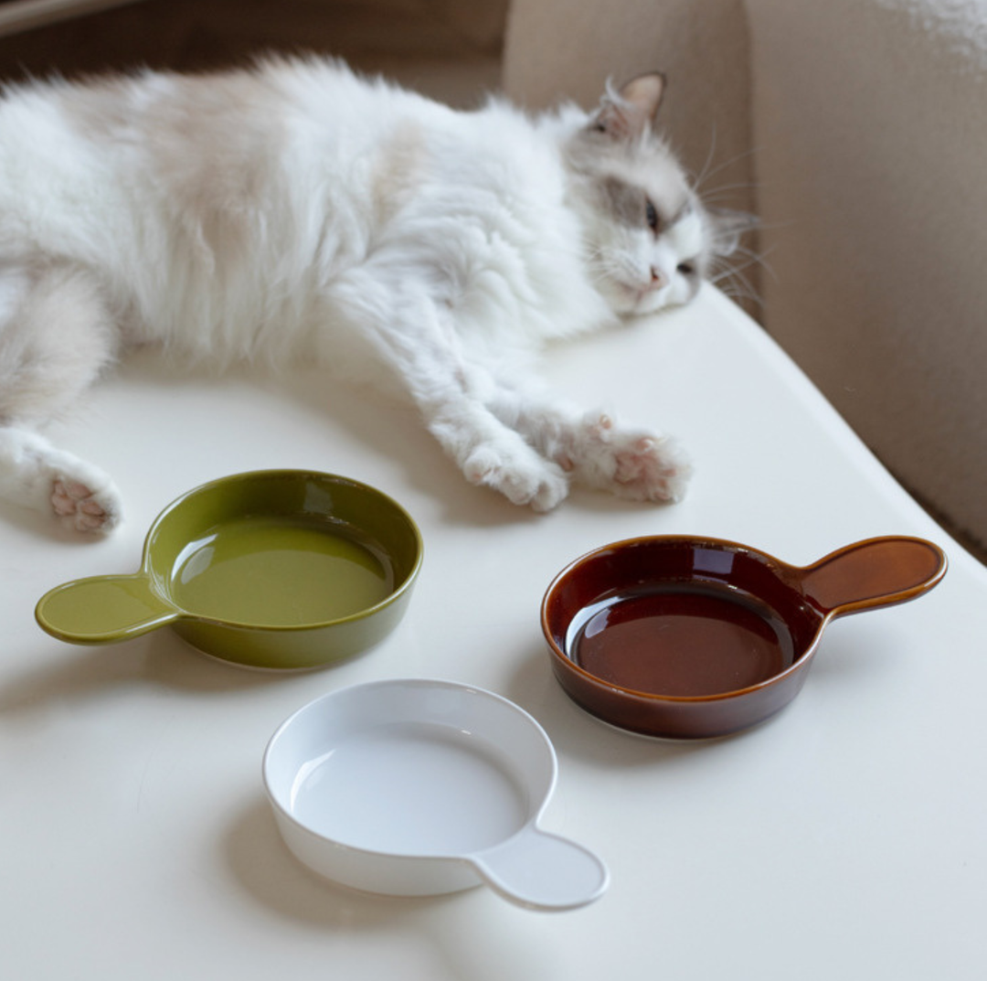 Pan-Style Ceramic Pet Feeding Bowl with Handle