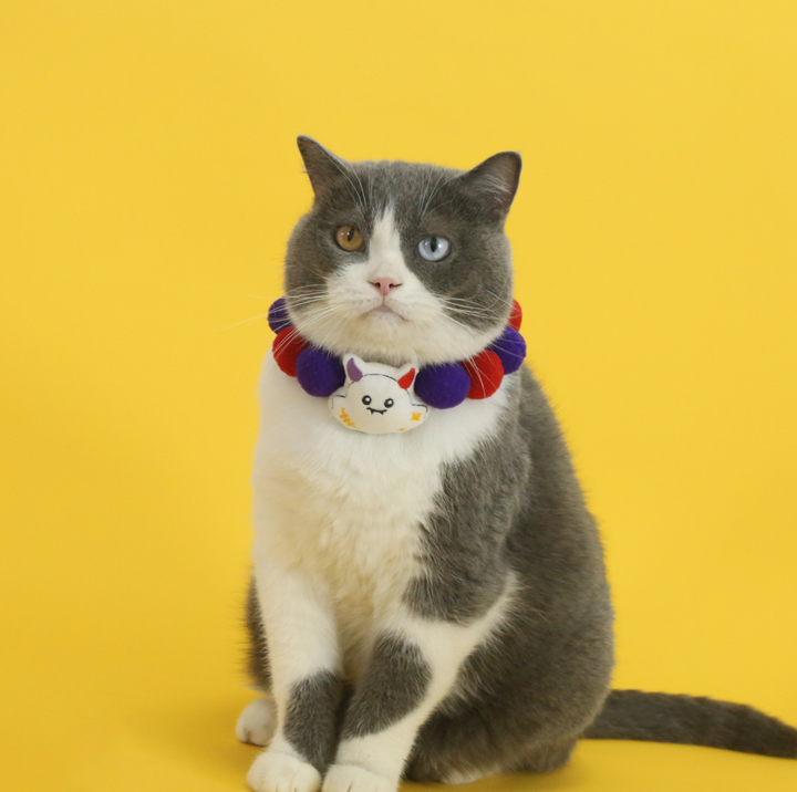 Halloween Plush Ball Collar for Cats and Small Dogs – Soft Cotton Design in Pumpkin, Ghost &amp; Black Cat Styles