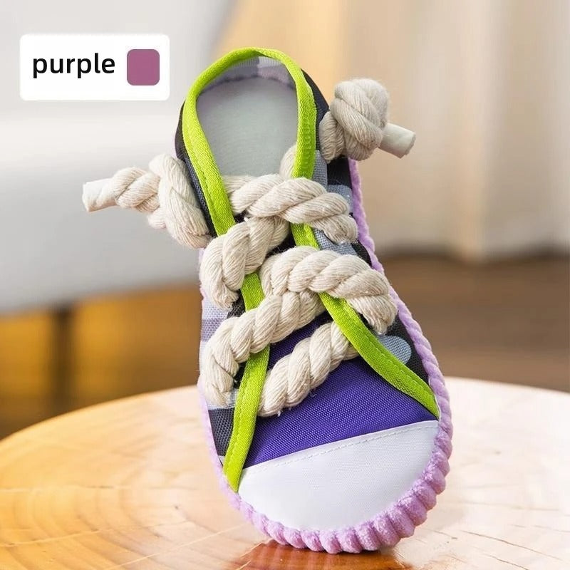 Squeaky slipper with sturdy cotton rope – dental care &amp; fun for dogs