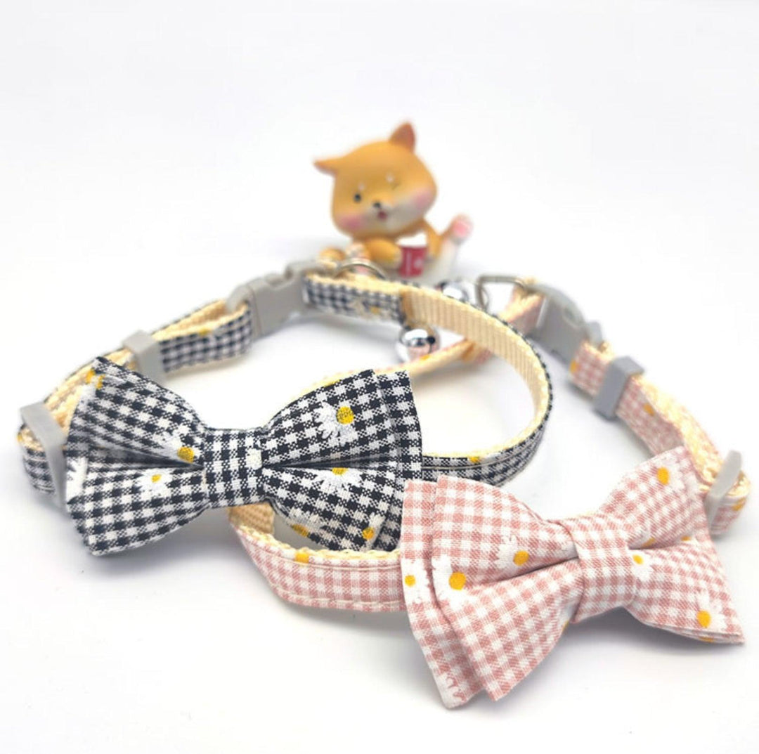 Pet Adjustable Bow Collar with Daisy Pattern